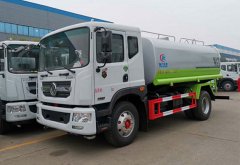 下雨后，灑水車(chē)上路作業(yè)，是否多此一舉？