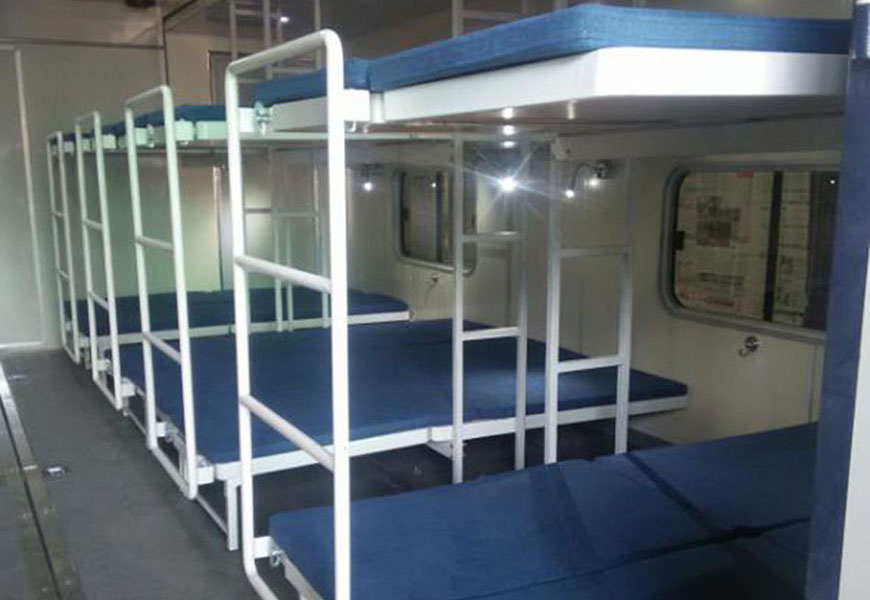 重汽后雙橋宿營(yíng)車